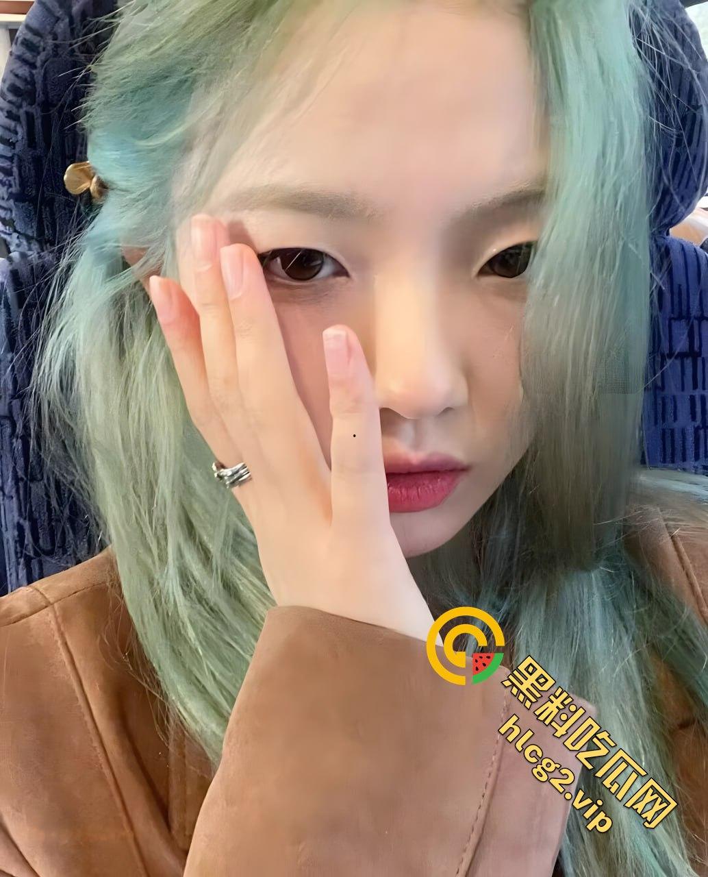 广西大学孙轶可红绿灯组合翻车!和男友约炮开房被偷拍,iCloud泄密引发热议!-3