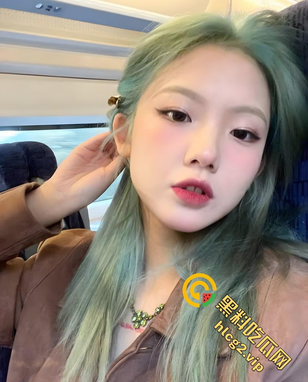 广西大学孙轶可红绿灯组合翻车!和男友约炮开房被偷拍,iCloud泄密引发热议!-5