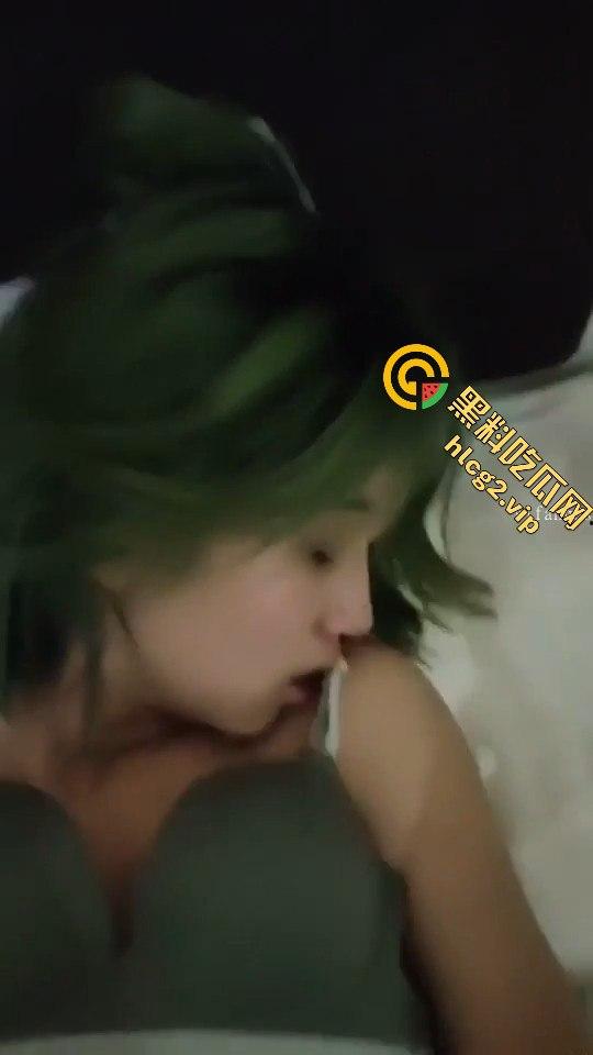 广西大学孙轶可红绿灯组合翻车!和男友约炮开房被偷拍,iCloud泄密引发热议!-8