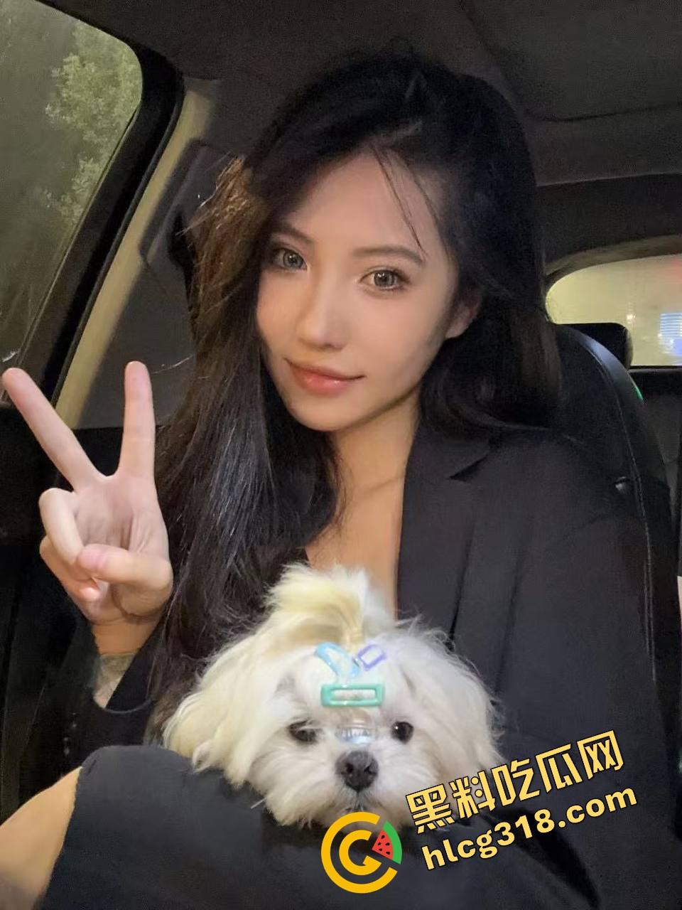 广州老黑鸡巴称王白逼黄逼跪舔当肉厕,黑桃A媚黑贱女扎堆献洞求操,嫩逼烂逼抢着伺候!-1