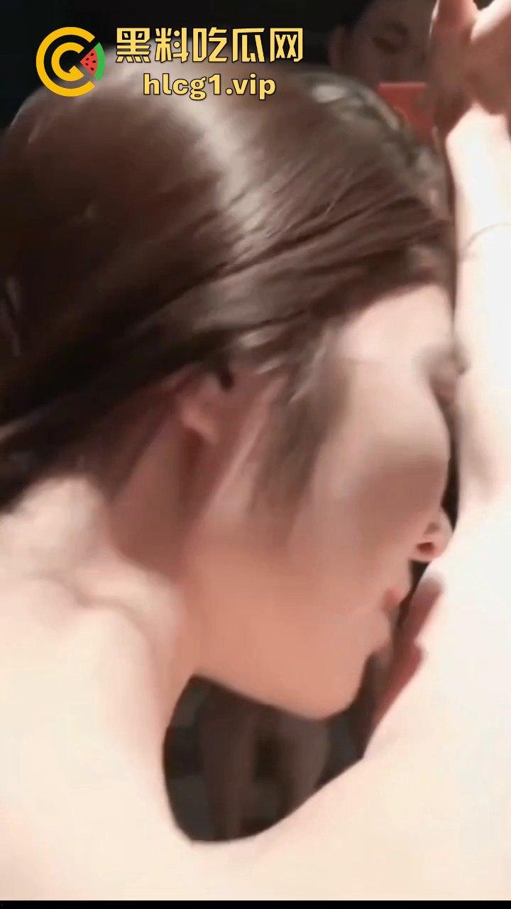 清纯外表骗了谁?大学城带回的妹子变身骚母狗,吃精喝尿淫叫样样会!-7