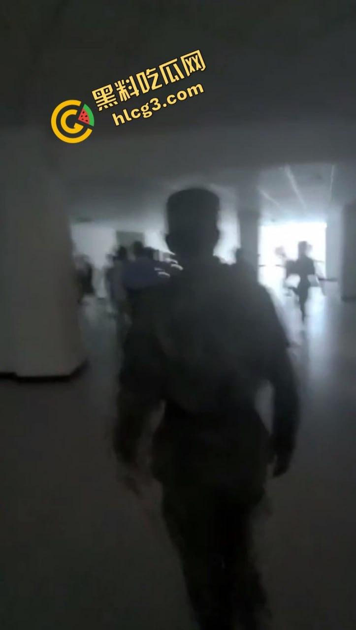 现场版黑社会?贵阳经济技术学校 强行让学生签转让书 不签直接开除学籍?-6