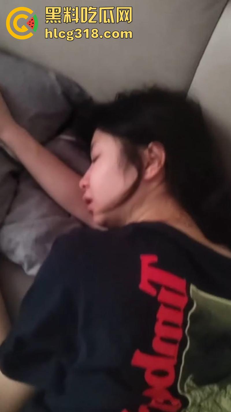 西安音乐学院【胡欣然】，极品身材长腿女神，背着男友约炮老师，被男友发现后曝光表白墙！-7