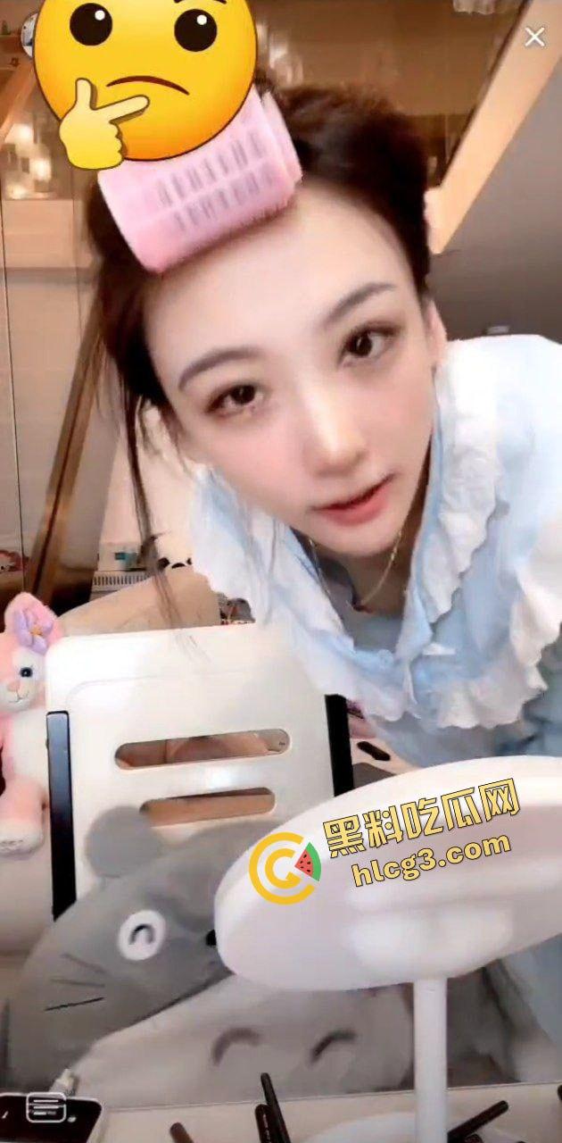 抖音快手女主播 露奶走光大合集！是故意还是不小心 奶头风格不一 绝对劲爆！-14