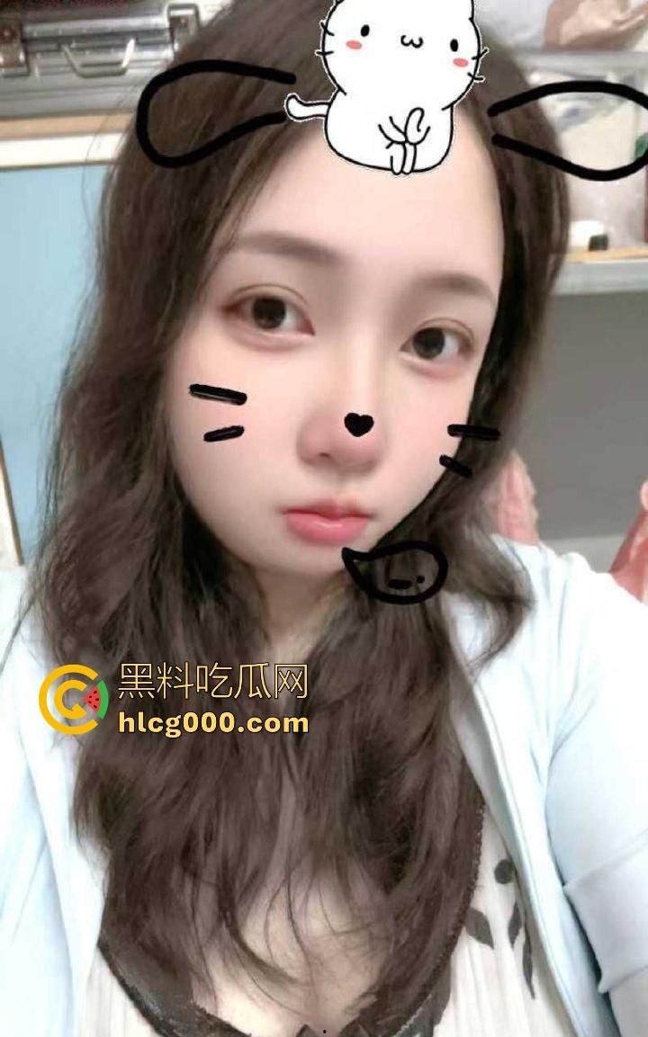 贵州微胖嫩妹【李曼】露脸调教视频曝光，微胖骚母狗黄瓜扣穴自慰，主动骑乘后入肥臀！-4