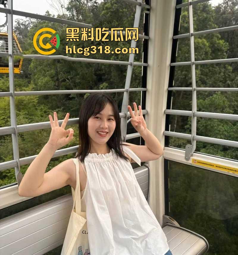 瓜友投稿！湖南科技学院极品反差学妹【周瑶凌】颜值不高但胜在脱衣服很骚，超紧小穴挺拔巨乳，看着很有感觉。-1