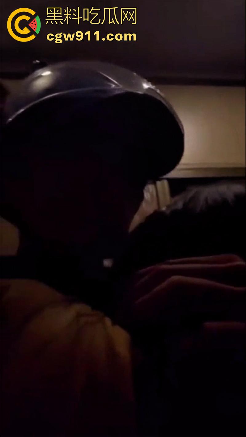 浙江楚门醉酒欲女，酒后勾引22岁外卖小哥，齐逼无内包臀裙性感至极，强制口交女上位无套内射！-7