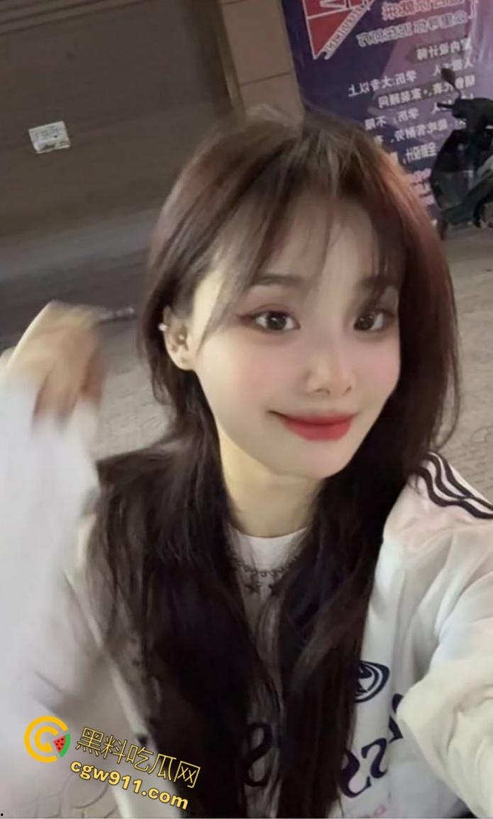 河北师范大学眼镜妹【赵怡】，69互舔口交调情，从清纯少女变淫荡尤物，被男友无套猛操骚穴白浆流淌！-2