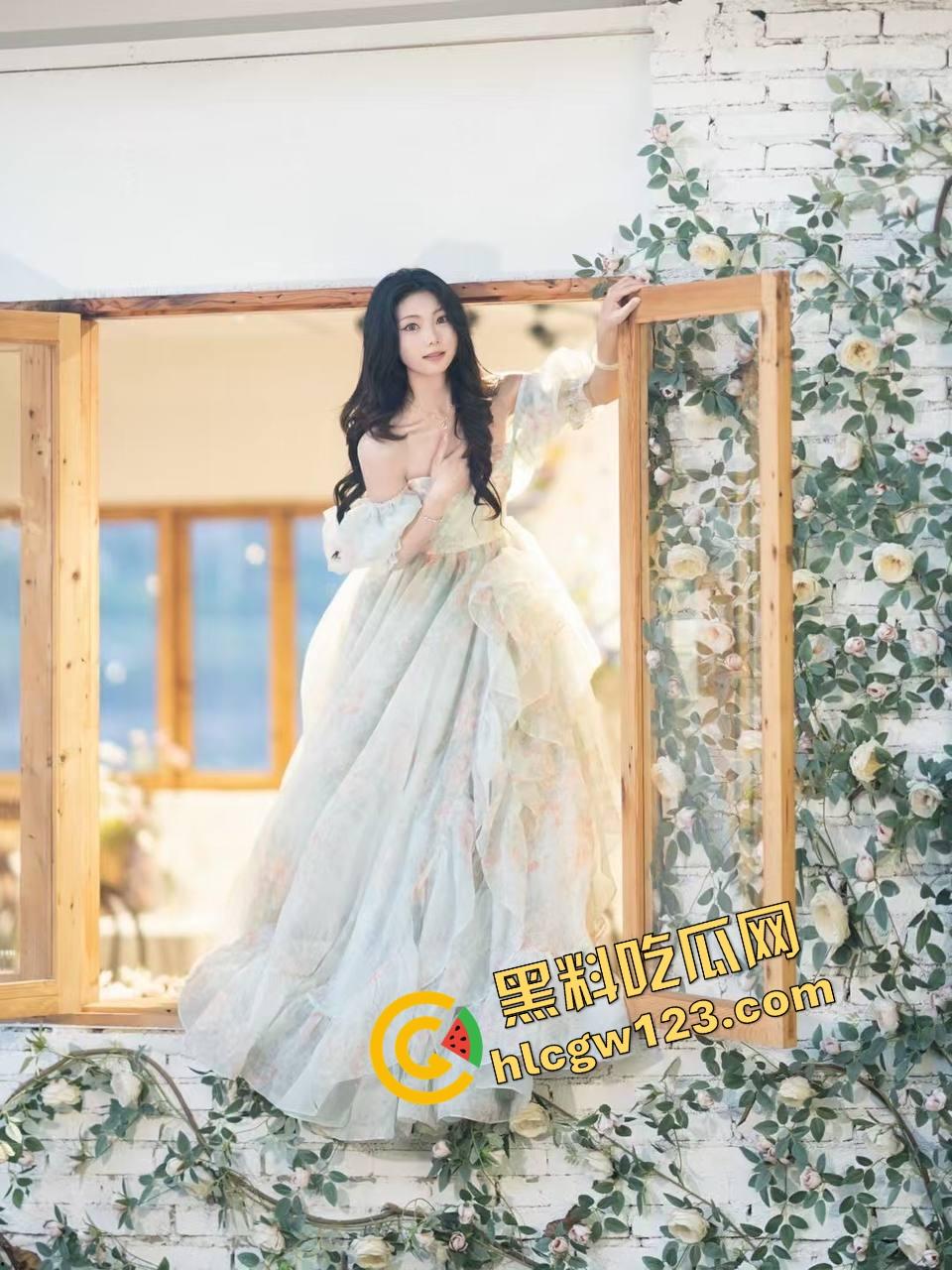 极品颜值情侣私拍视频泄密!超火辣御姐被调教成发情小母狗,筷子美腿蝴蝶逼干到起飞!-2