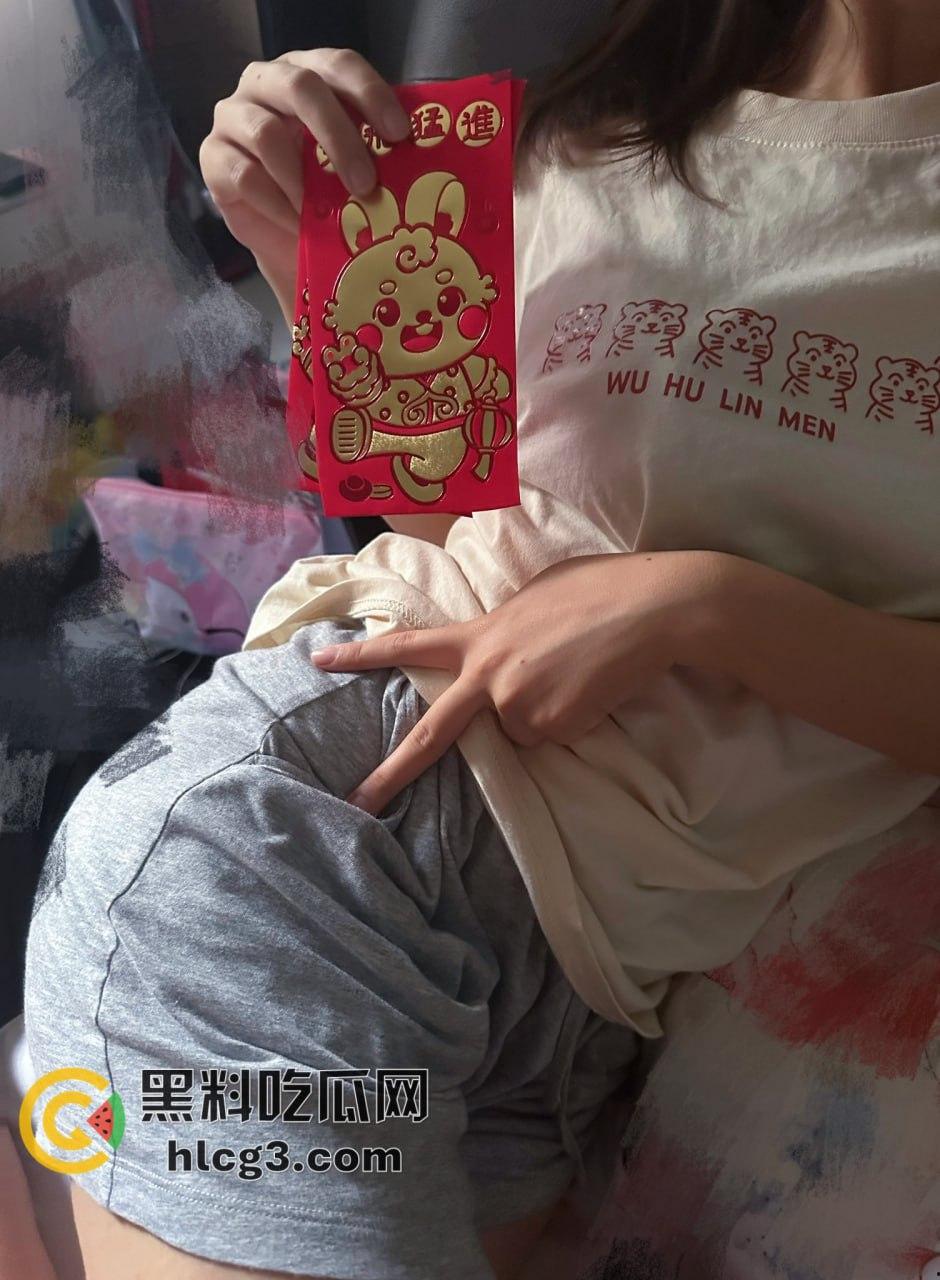 新加坡情侣网黄甜蜜又刺激!拍片吃生蚝补充体力,分享优雅的大奶博主性爱日常,高质量视频流出!-17