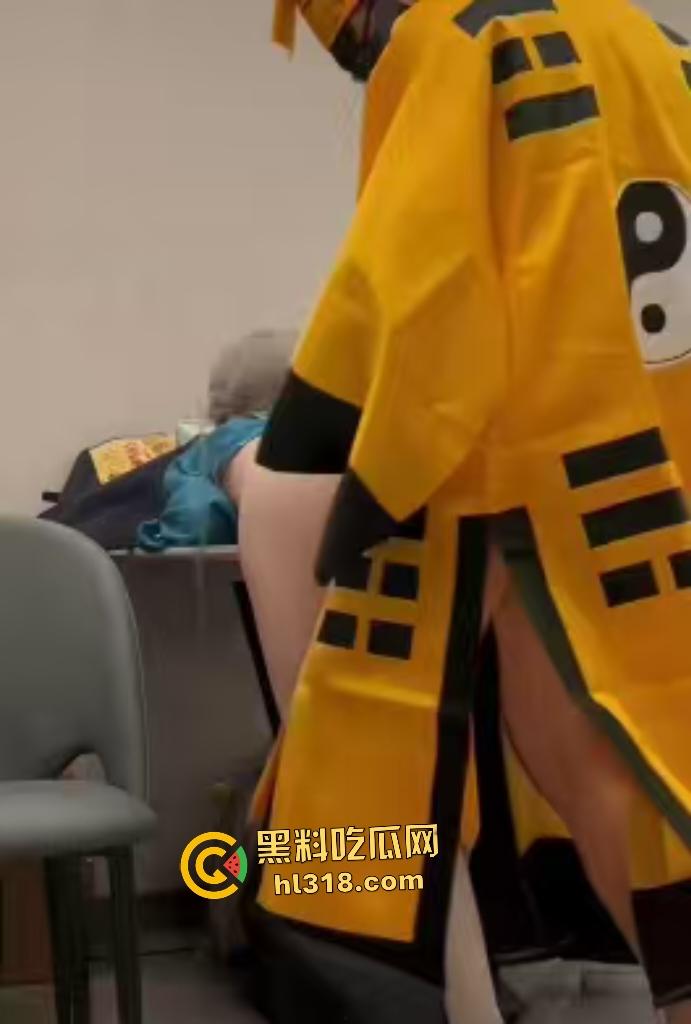 万圣节小僵尸被道士爸爸爆操,Q弹蜜桃臀被各种姿势猛操,最后内射僵尸,会不会生出僵尸小宝宝?-3