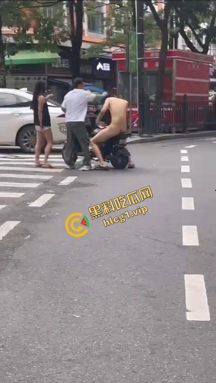 广东广州惊现帅哥裸男!一路猥亵女子 一同上车!炸裂全网!-6