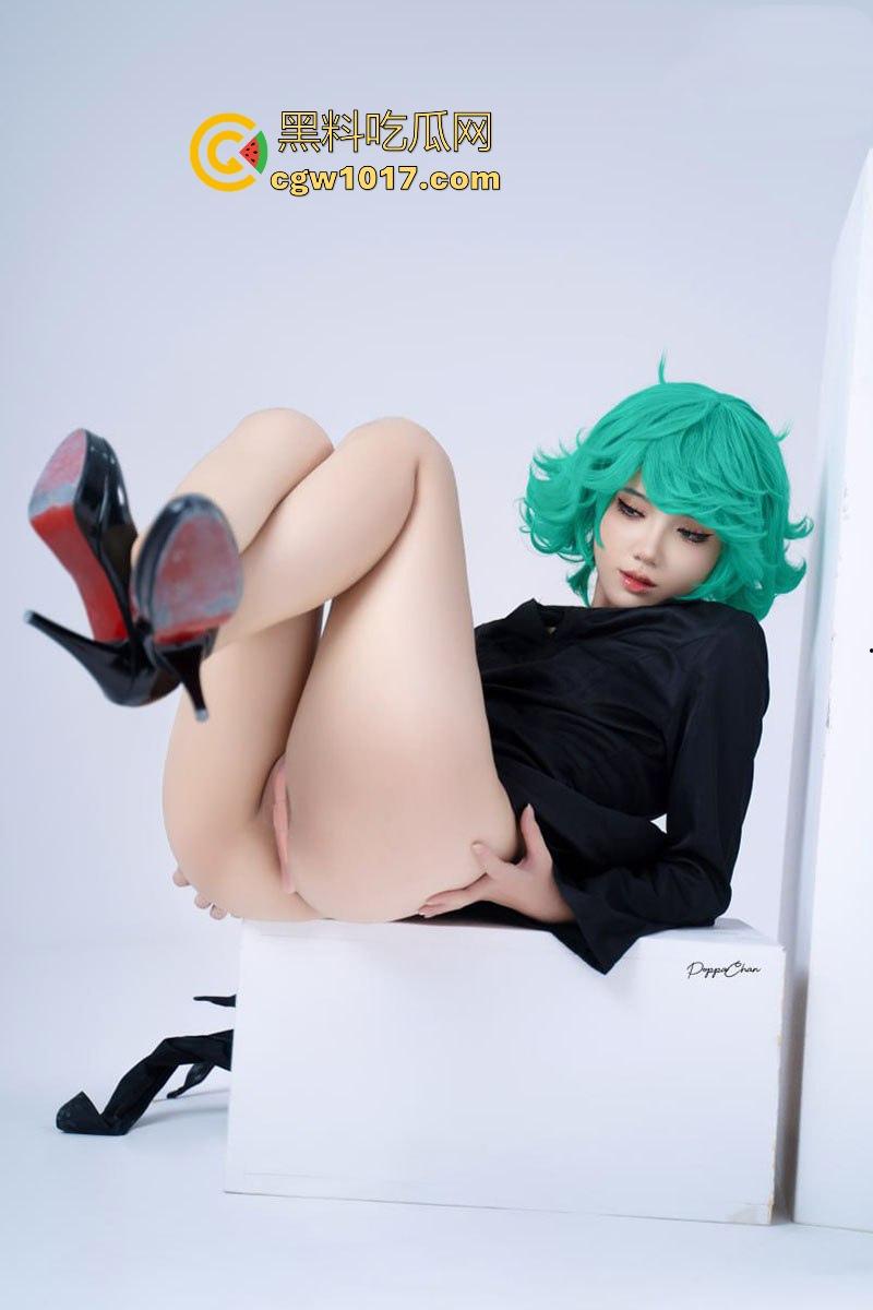 疑似一拳超人成人版剧照曝光！海外福利姬【PoppaChan】，COSS级英雄龙卷，绿发飘逸白虎嫩逼，活色生香！-6