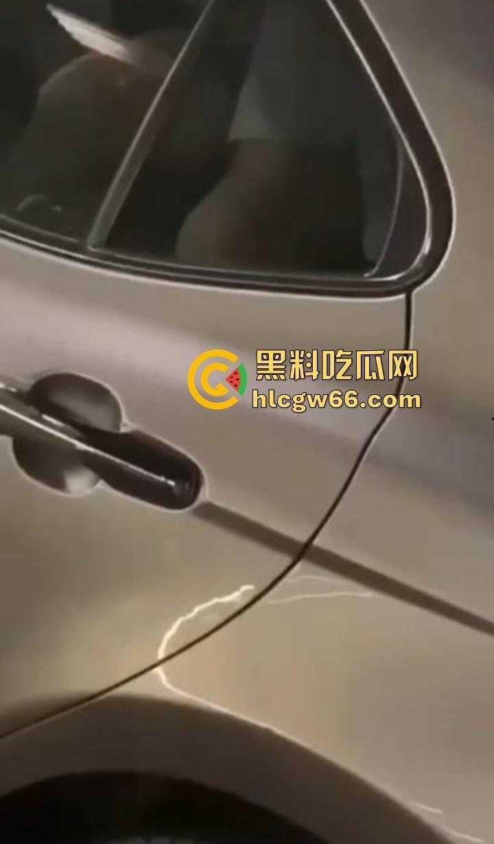 销冠车娘勾魂卖车新套路曝光,送车震体验让你试质量,黑丝高跟小脚暗号一出,顾客鸡巴硬得成交秒签!-9