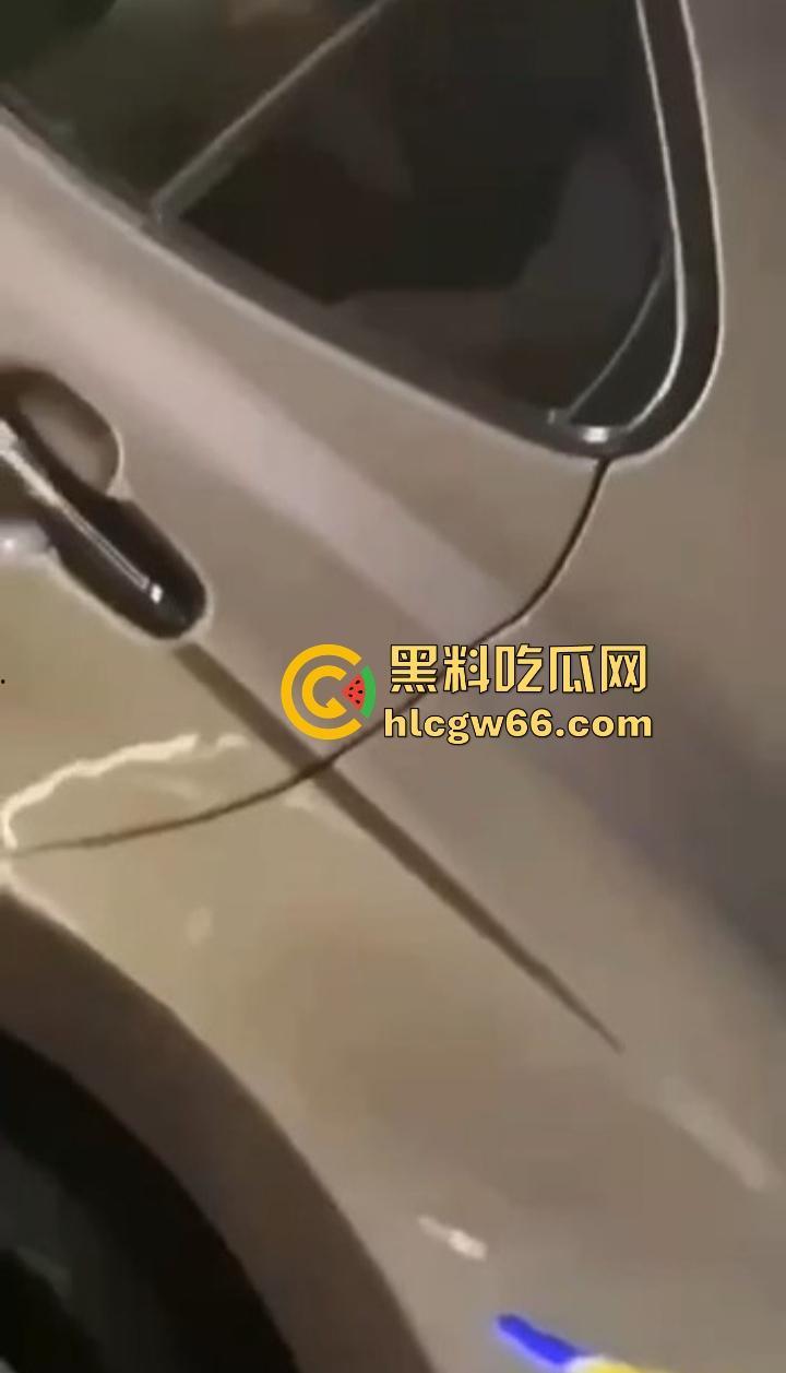 销冠车娘勾魂卖车新套路曝光,送车震体验让你试质量,黑丝高跟小脚暗号一出,顾客鸡巴硬得成交秒签!-10