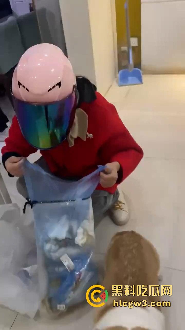 上万金戒指不翼而飞 原是保洁大妈顺手牵羊 对质录音曝光 这演技不得给大妈颁个奥斯卡嘛?-3