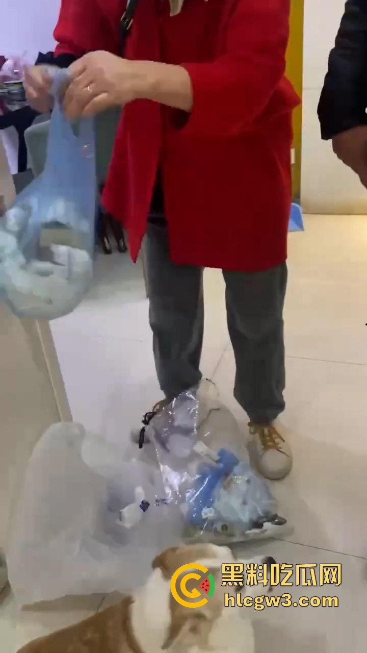 上万金戒指不翼而飞 原是保洁大妈顺手牵羊 对质录音曝光 这演技不得给大妈颁个奥斯卡嘛?-4