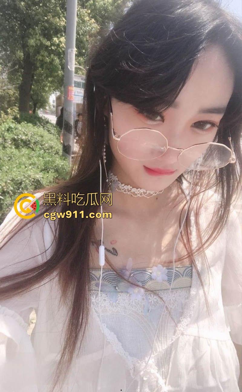 安徽大学大三师姐【王诗语】约炮视频曝光，校园女私下却是反差骚母狗，跪舔爆操调教，猛插蜜穴臀汁水四溅！-3