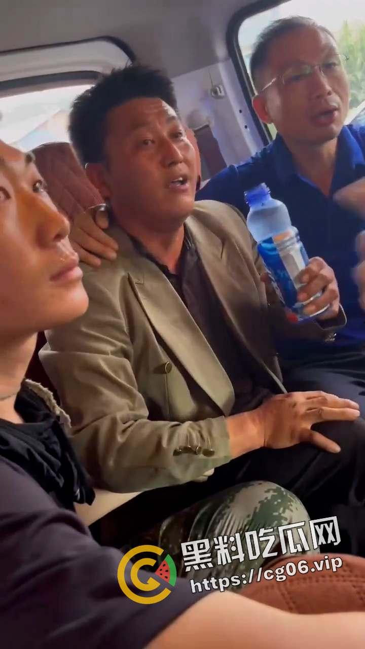 最近又刷屏b站抖音的杀人犯!海城李恩盛杀人事件 手刃妻儿老小却赢得警察递烟 赢得全网男人敬佩-10