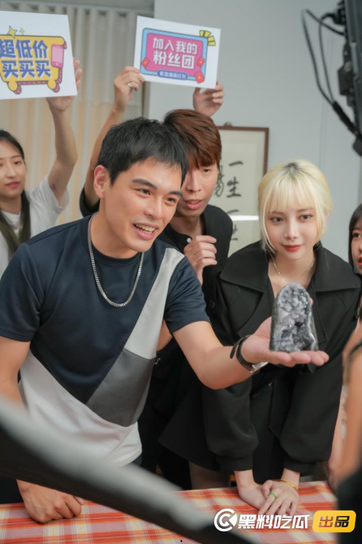 黑料吃瓜网出品-原创短剧《疯狂小杨哥》即将11/1号上线!预告+花絮抢先看!-4