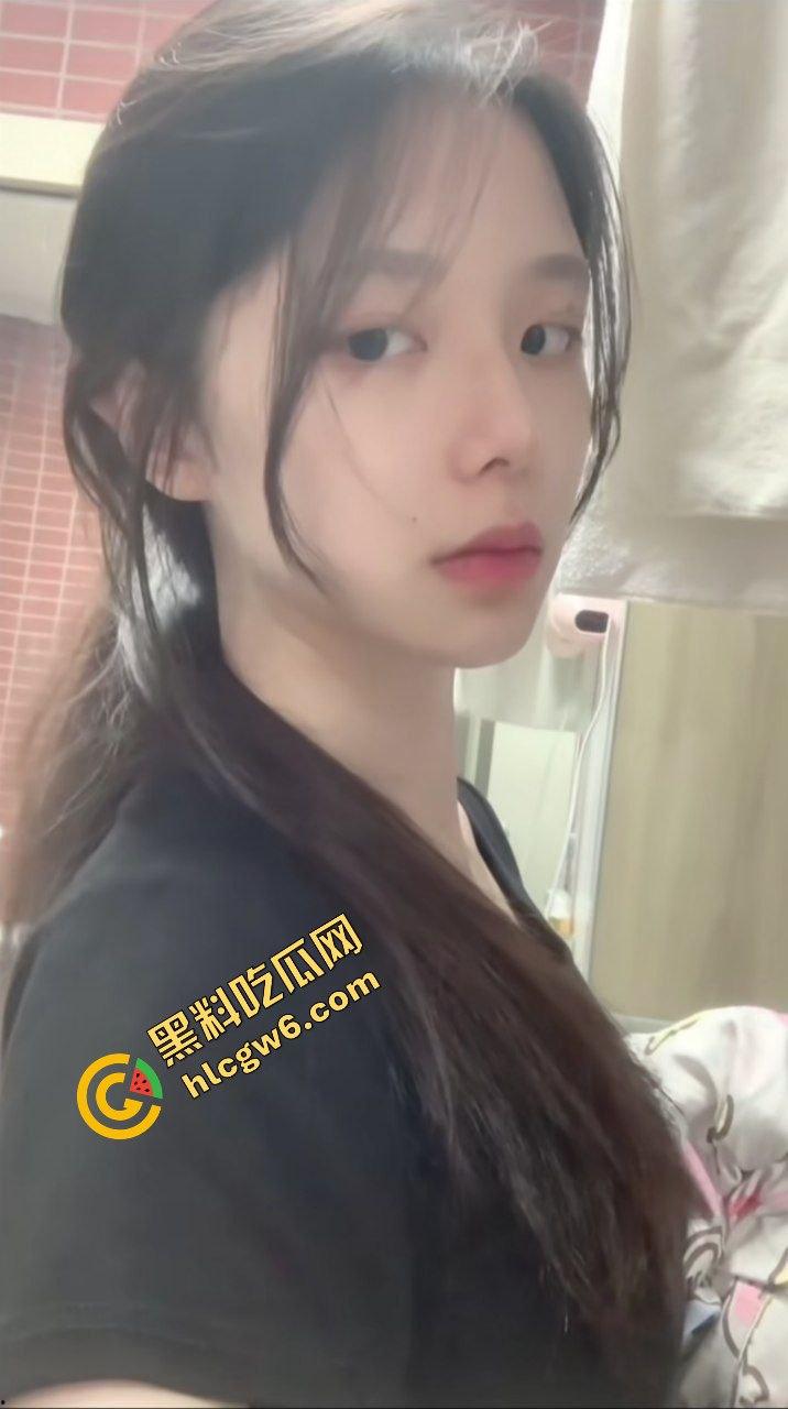 江西软件大专羽毛球马尾少女『张婷玉』蒙眼吃鸡上位摇曳 反差淫荡骚母狗！原创独家曝光！-2