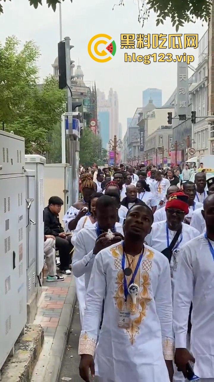 天津变黑人街？满大街全是黑哥们，非洲旅游团来考察，想当下一个广州？-5