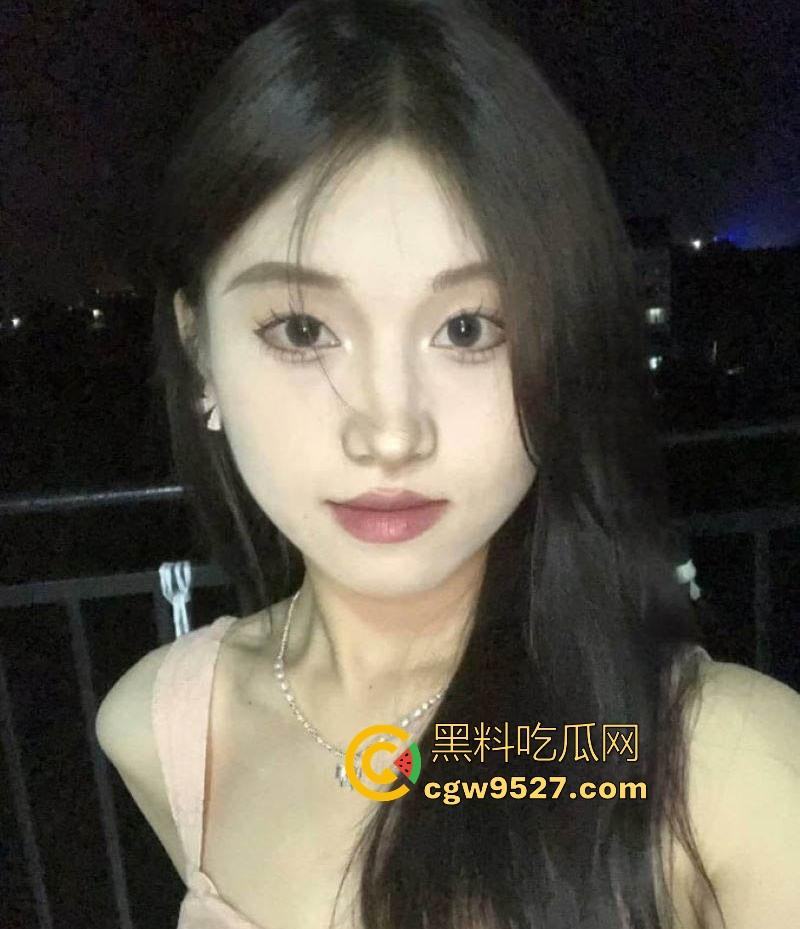 极品反差大学生【王艳丽】私生活大曝光，高颜值极品学妹沦为胯下母狗，带肛塞被后入猛干，尺度大到炸裂！-5