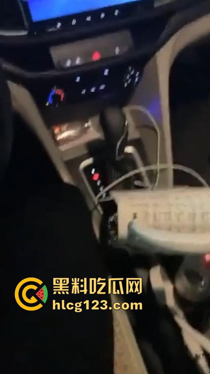 瓜友投稿：迷奸大学女同学，喝醉之后直接带到酒店内射，女主全程懵逼，估计以为是在做梦！-2