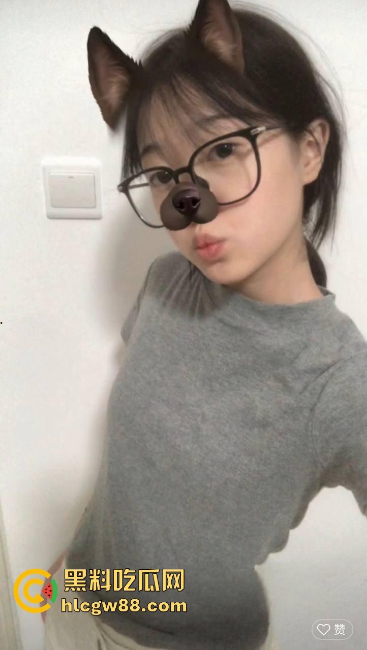 河南洛阳反差母狗【孙然敏】20岁自曝睡过30多人，长得美艳身经百战技艺超群，下体黑得像墨！-6