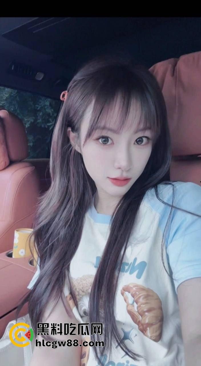 南京艺术学院母狗【刘静婷】约体育生被站立猛蹬,逼操烂还浪叫不停,美女再靓也得舔,鸡巴舔过无数根 !-1