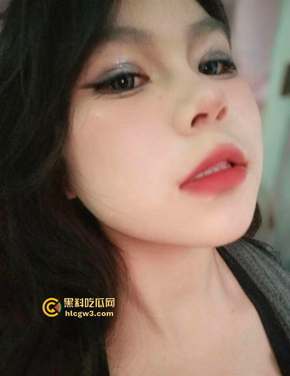 前女友【吕偌贤】背地里和三个黄毛群P!被我抓个现行,骚浪得像条母狗,分手都是便宜她了-5