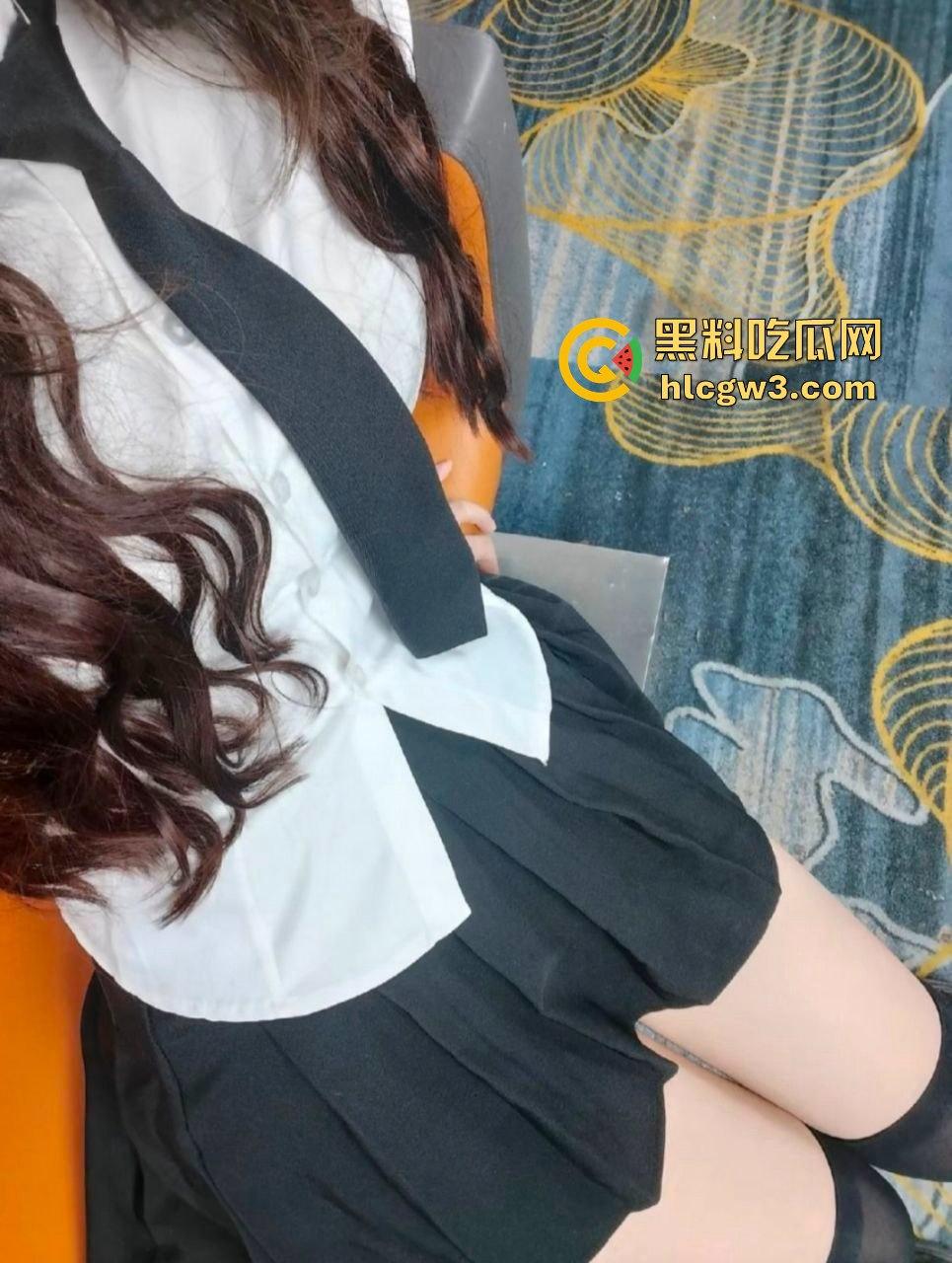 前女友【吕偌贤】背地里和三个黄毛群P!被我抓个现行,骚浪得像条母狗,分手都是便宜她了-6