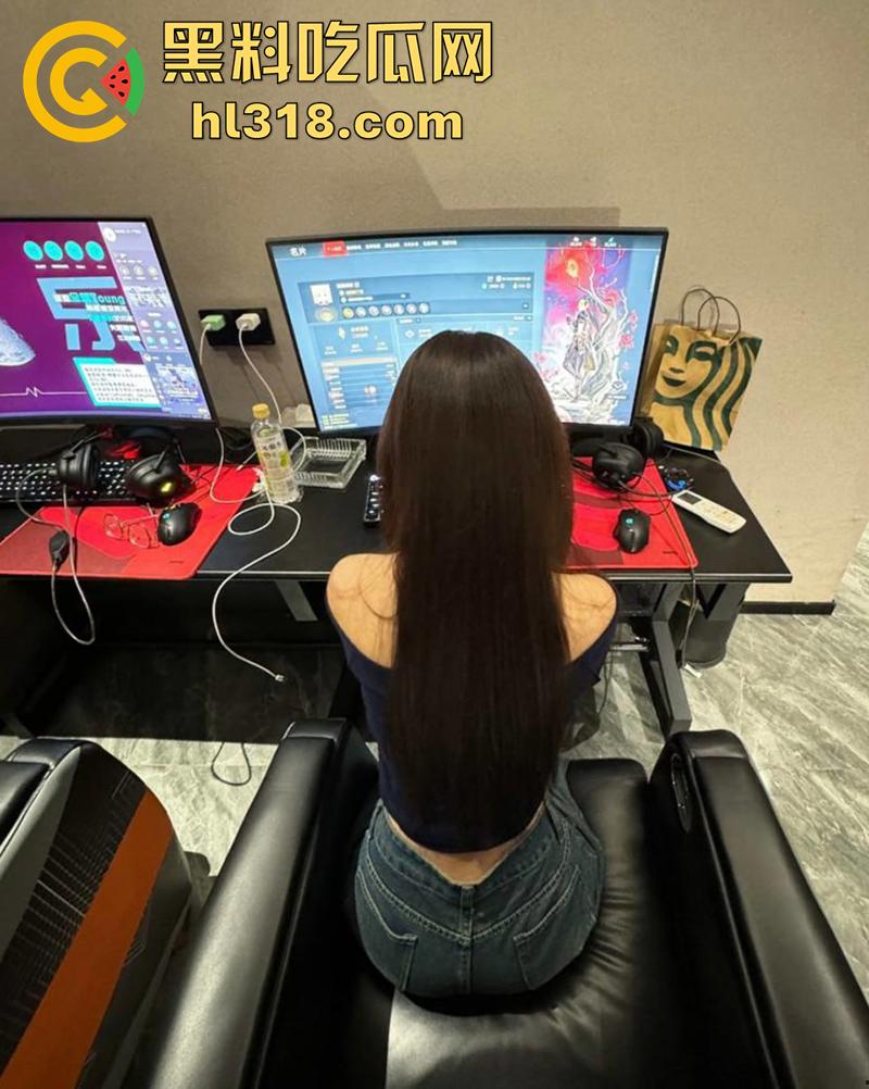 广州反差网瘾少女【陈思婷】，清纯颜值极品嫩妹，裸露粉嫩鲍鱼给炮友无套干，跪地吃鸡被射一脸！-3