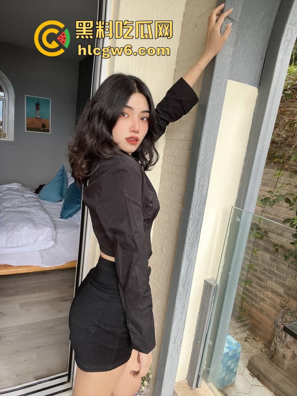 楼下漂亮人妻寂寞难耐,被口爆叫醒后主动求操,娇喘连连扭腰浪到发软,草的人妻说比她老公强多了!-1