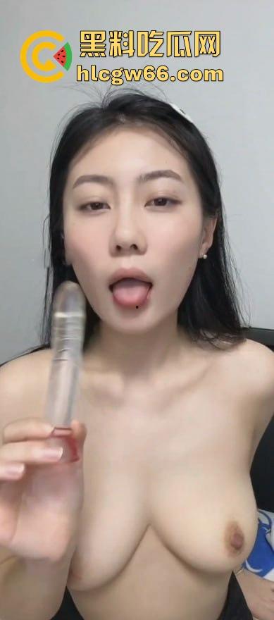 抖音高颜值女网红【虾滑】榜一大哥定制福利 假鸡巴深情口交 疯狂抽插白虎骚穴-6