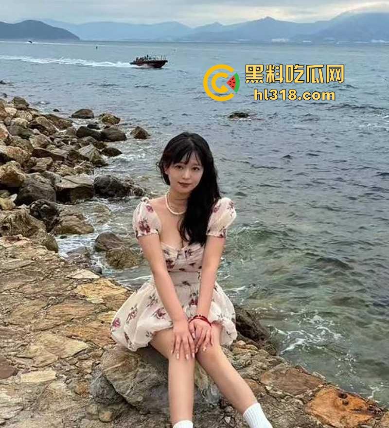 西安美术学院巨乳学姐【李媚】约炮视频曝光,甜美表象下隐藏的骚货本质暴露,无套粗屌爆操潮吹 !-1