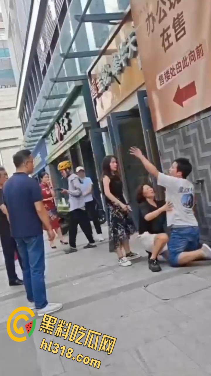 钱多不如鸡巴大！男子控诉老婆出轨，自己月入两万块，打两份工都管不住老婆被戴绿帽！-2