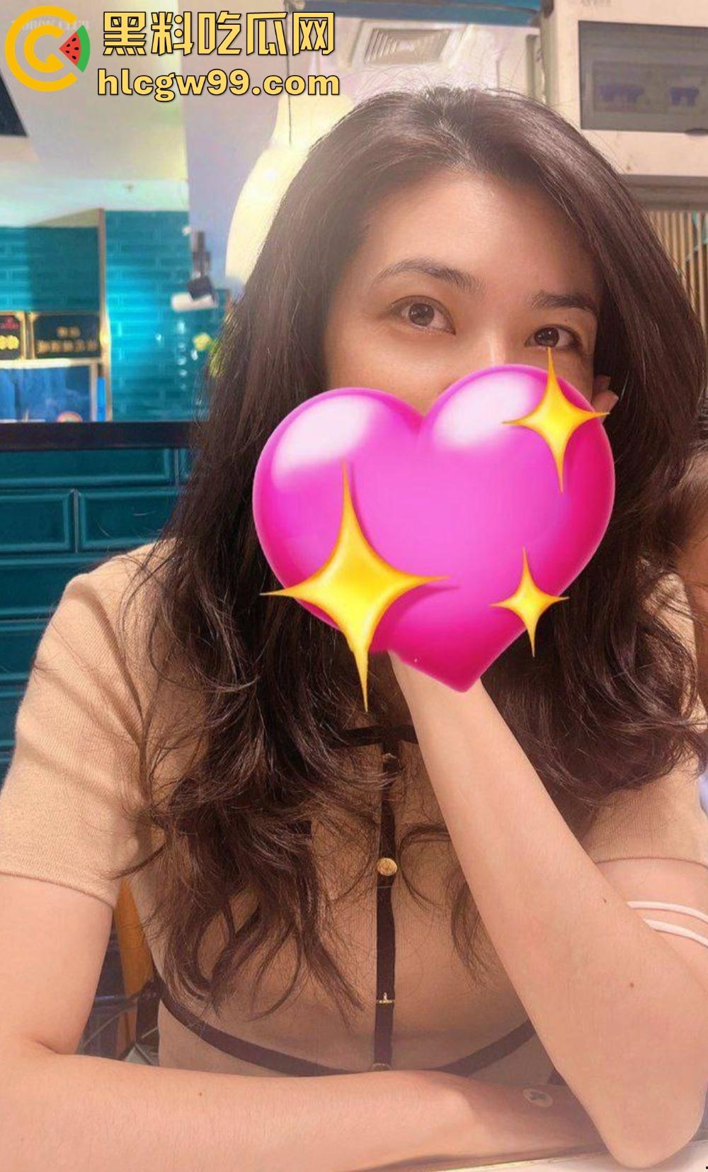 福建巨乳幼师『 林尤薇 』白天讲课晚上在炮友胯下放飞自我，离婚少妇母狗姿态满分，黑丝吊带内射爆操！-9