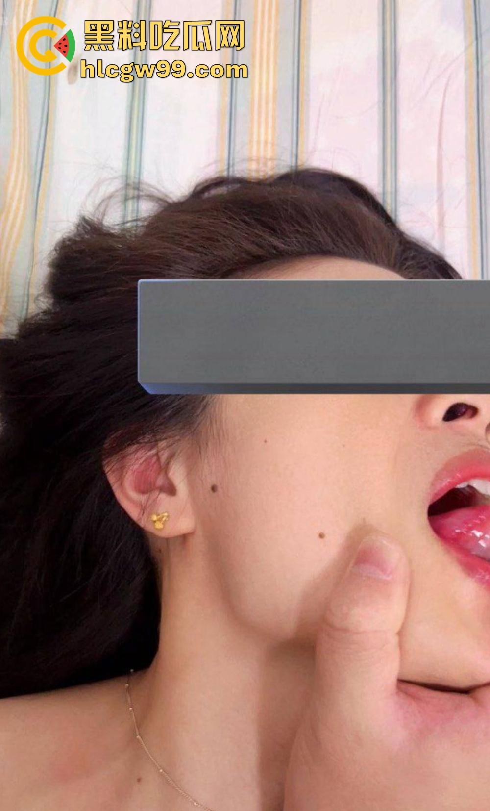 福建巨乳幼师『 林尤薇 』白天讲课晚上在炮友胯下放飞自我，离婚少妇母狗姿态满分，黑丝吊带内射爆操！-13