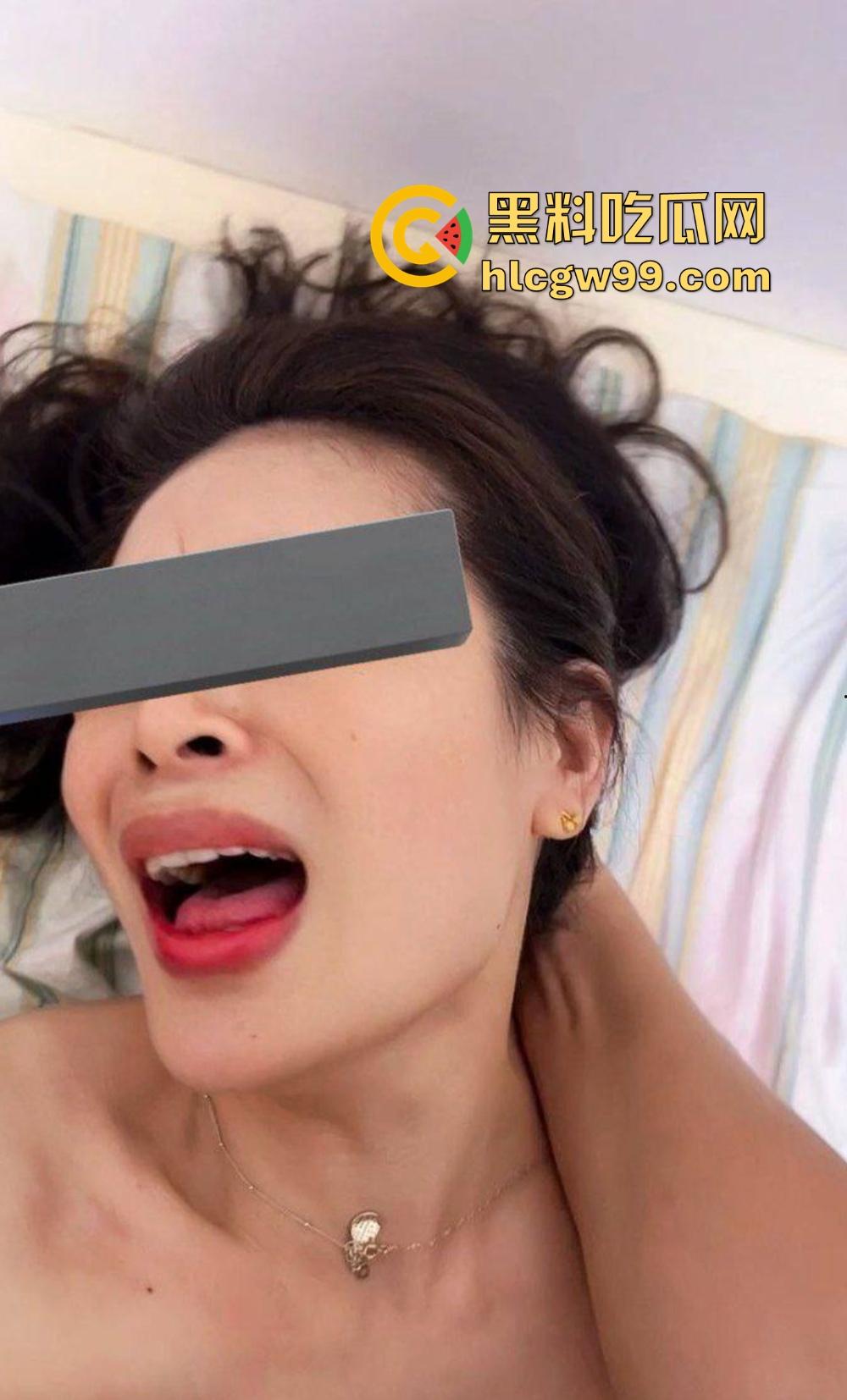 福建巨乳幼师『 林尤薇 』白天讲课晚上在炮友胯下放飞自我，离婚少妇母狗姿态满分，黑丝吊带内射爆操！-14