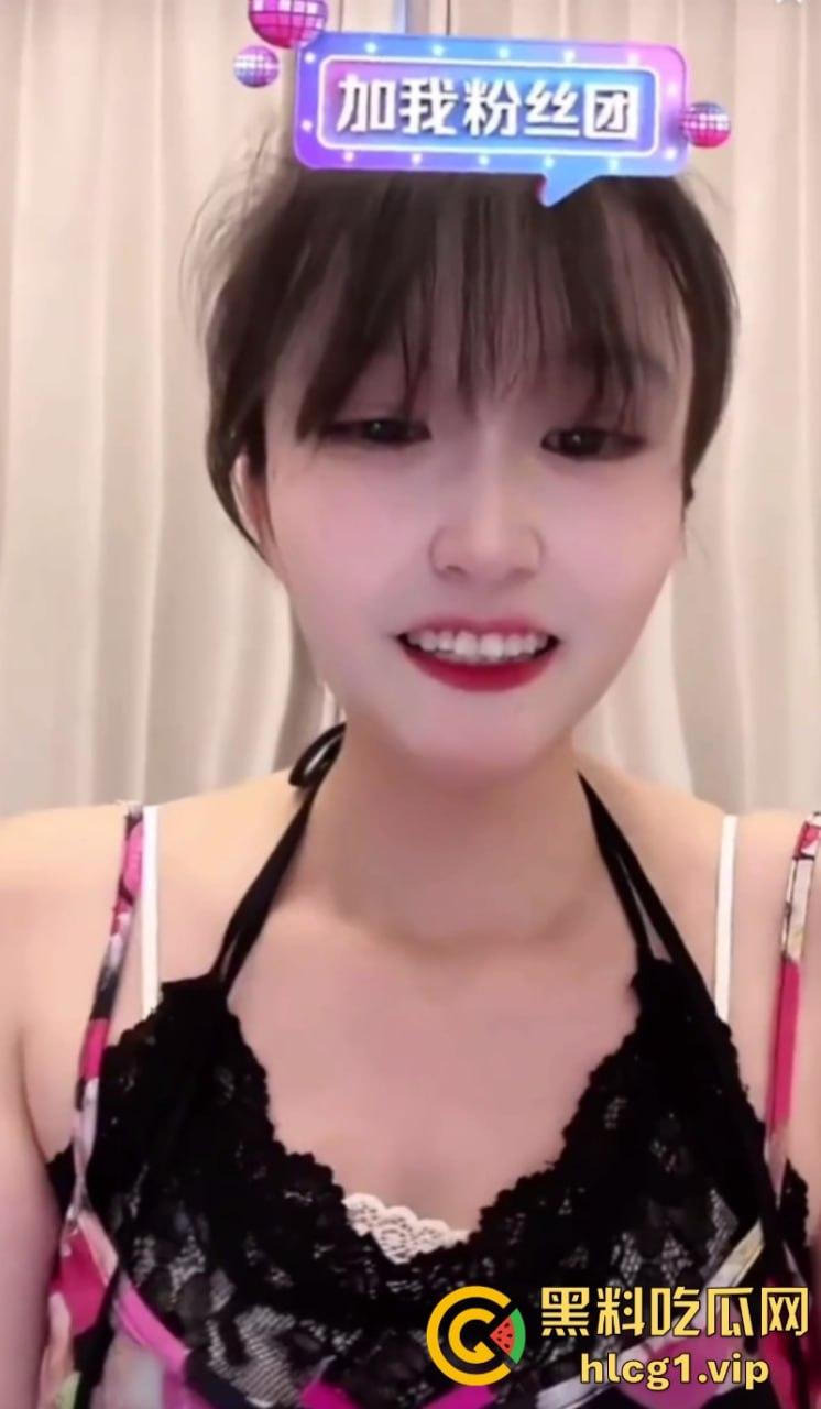 杭州老板娘“穿着清凉”被举报后 改行做直播!-4