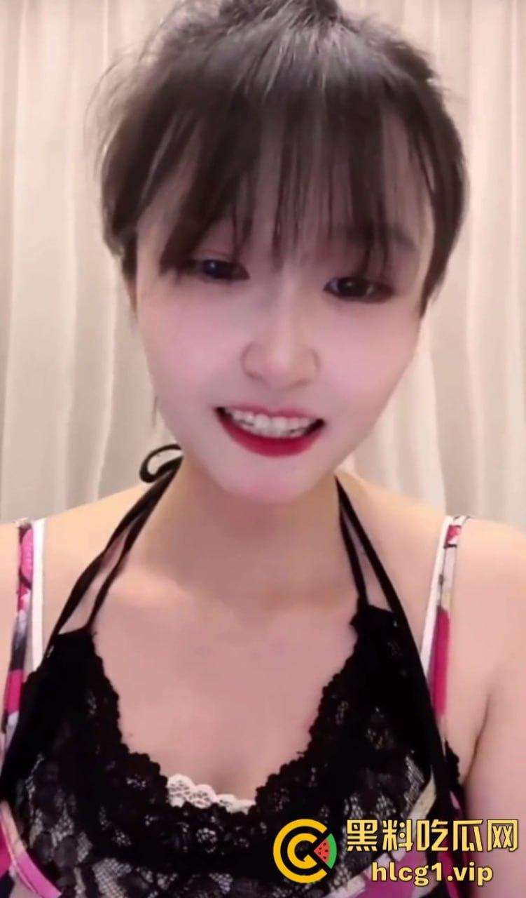 杭州老板娘“穿着清凉”被举报后 改行做直播!-6