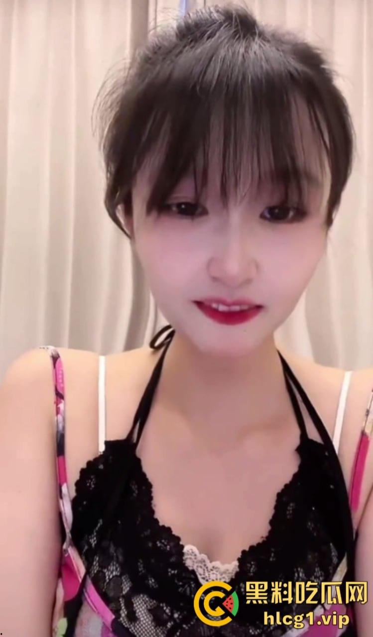 杭州老板娘“穿着清凉”被举报后 改行做直播!-9