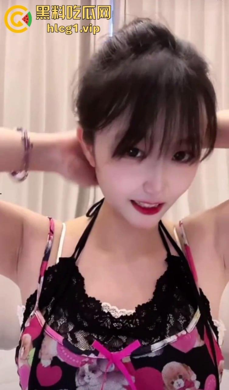 杭州老板娘“穿着清凉”被举报后 改行做直播!-10