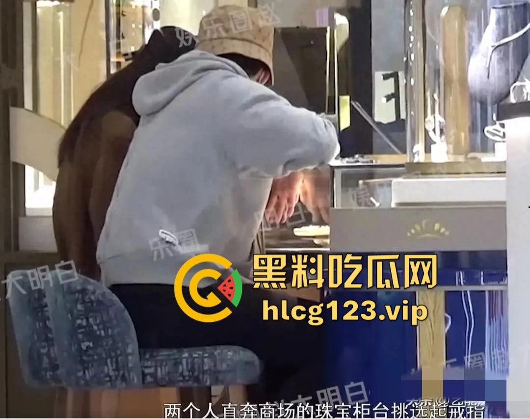 舔富婆逼吸室友鸡,封神男主【陈牧驰】全能渣男实锤!男女通吃进退自如,娱乐圈果然玩的就是花!-27