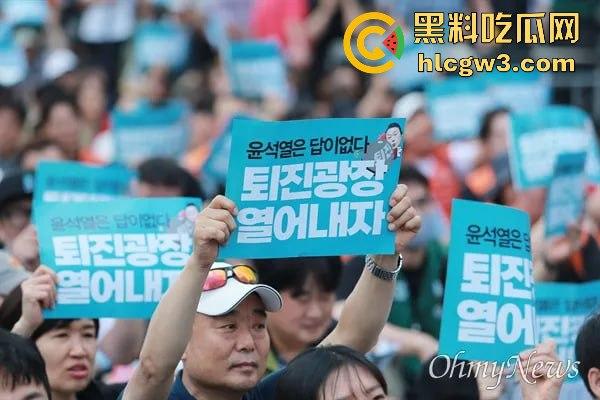 首尔之春恋爱脑总统『 尹锡悦』深夜全国戒严只为护妻子 第一夫人为让他稳住总统宝座睡遍军方高层！-26