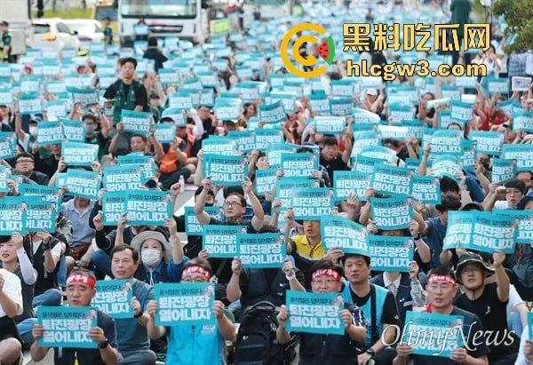 首尔之春恋爱脑总统『 尹锡悦』深夜全国戒严只为护妻子 第一夫人为让他稳住总统宝座睡遍军方高层！-30