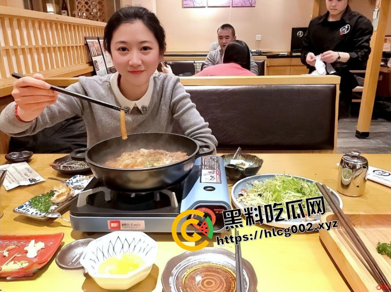 经典永流传！甜美少妇不为人知的一面 旺盛的黑森林下饱满的馒头逼 这才是良家的感觉-3