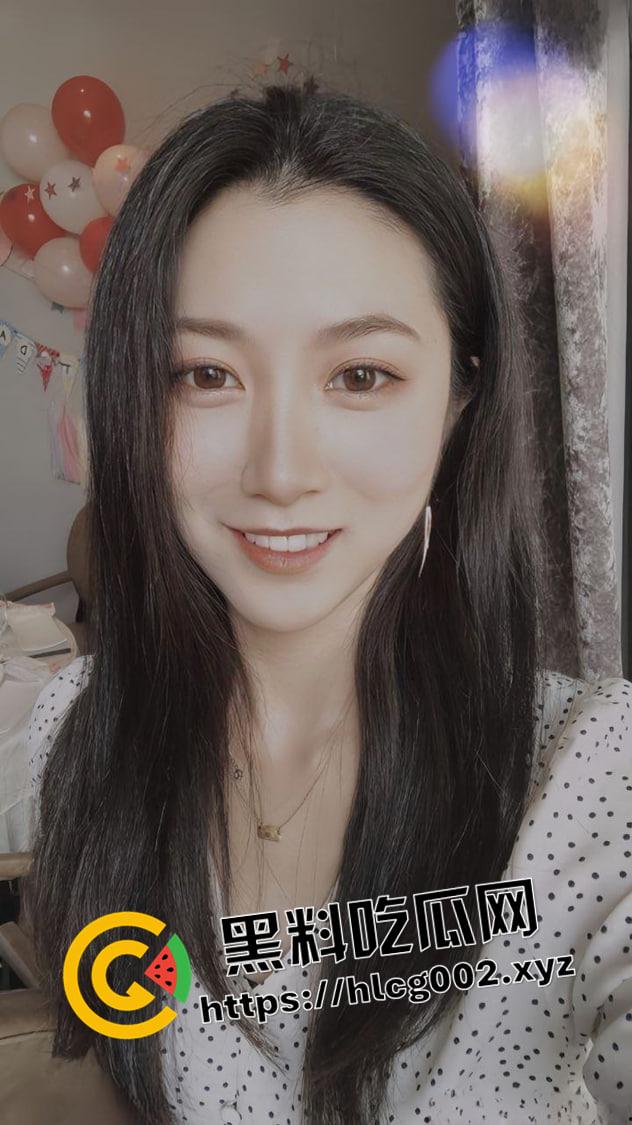 经典永流传！甜美少妇不为人知的一面 旺盛的黑森林下饱满的馒头逼 这才是良家的感觉-10