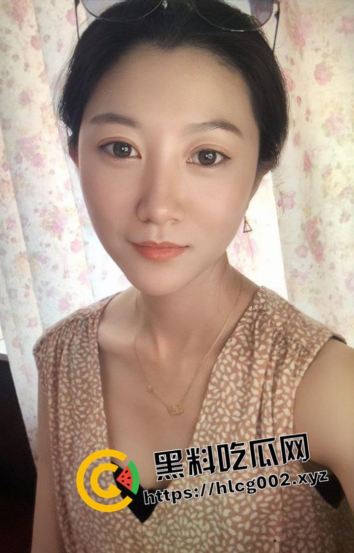 经典永流传！甜美少妇不为人知的一面 旺盛的黑森林下饱满的馒头逼 这才是良家的感觉-24